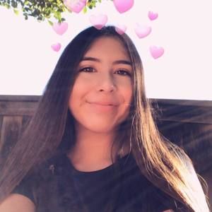 Meet your Posher, Dayana